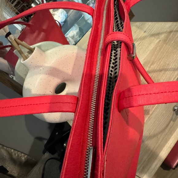 Vince Camuto Red pink Tote Bag with Sleek Design - Picture 3 of 6